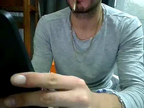 montevideoo online show from December 2025 05:01:02 AM