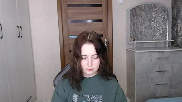 Kristy-Max online show from November 2025 11:05:01 PM