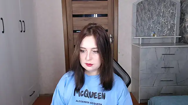 Kristy-Max online show from November 2025 10:46:01 PM