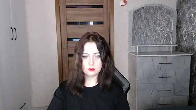 Kristy-Max online show from November 2025 09:07:01 PM