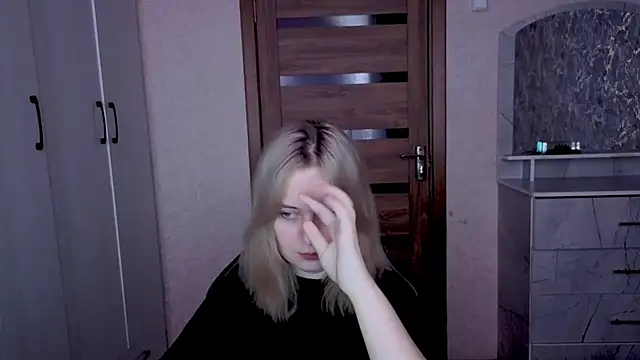 Kristy-Max online show from February 2026 08:03:01 AM