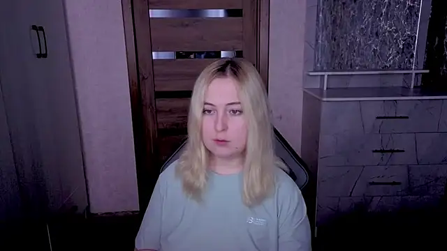 Kristy-Max online show from May 2026 08:28:02 PM