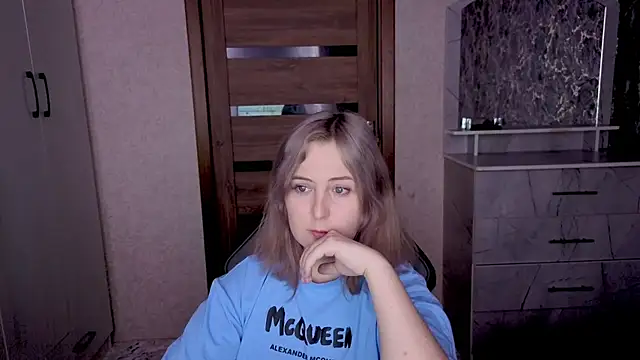 Kristy-Max online show from February 2026 11:32:02 PM