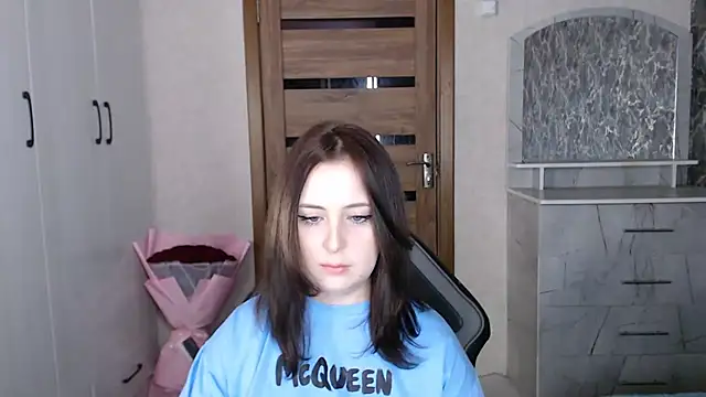 Kristy-Max online show from November 2025 08:35:02 PM