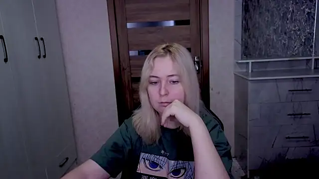 Kristy-Max online show from March 2026 01:59:02 AM