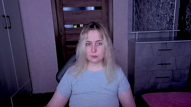 Kristy-Max online show from June 2026 08:32:01 PM