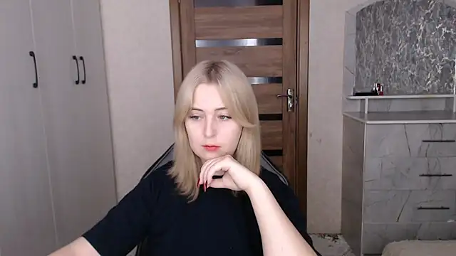 Kristy-Max online show from January 2026 04:49:02 AM