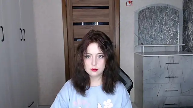 Kristy-Max online show from November 2025 06:39:02 AM