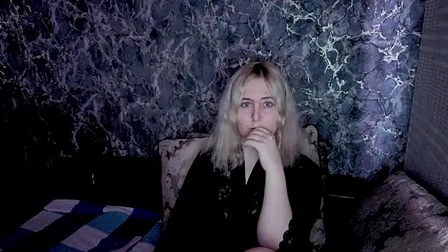 Kristy-Max online show from March 2026 09:06:01 PM