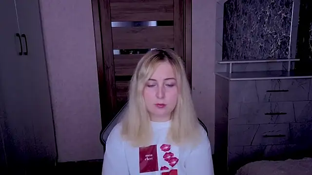 Kristy-Max online show from May 2026 07:31:02 PM