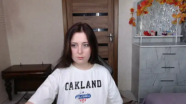 Kristy-Max online show from October 2025 10:28:02 AM