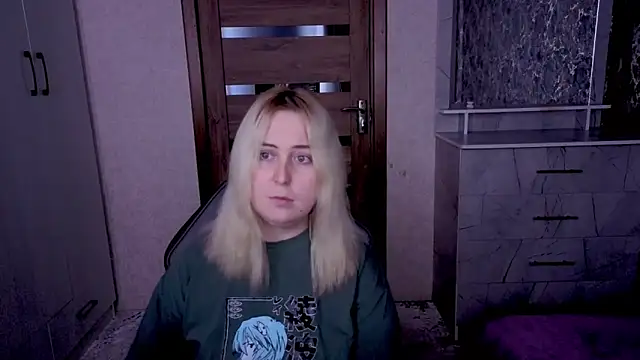 Kristy-Max online show from April 2026 08:20:02 PM