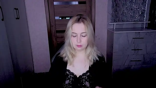 Kristy-Max online show from May 2026 09:25:02 PM