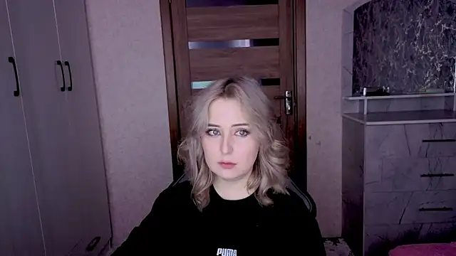 Kristy-Max online show from February 2026 11:13:02 PM