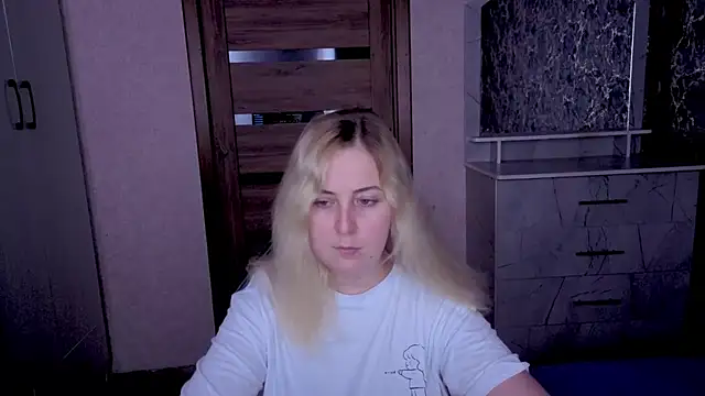 Kristy-Max online show from May 2026 07:08:01 PM