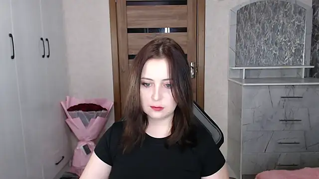 Kristy-Max online show from November 2025 09:40:02 PM