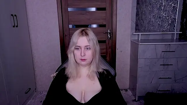 Kristy-Max online show from March 2026 08:03:02 AM