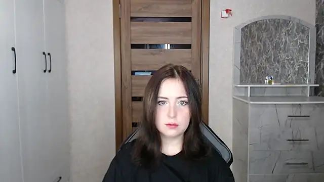 Kristy-Max online show from October 2025 08:54:02 PM