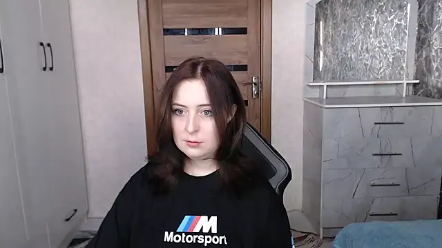 Kristy-Max online show from November 2025 10:42:01 AM