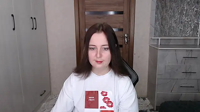 Kristy-Max online show from November 2025 06:23:01 AM