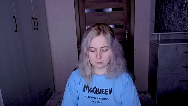 Kristy-Max online show from March 2026 08:57:01 PM