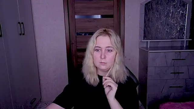 Kristy-Max online show from March 2026 08:05:02 PM