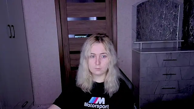 Kristy-Max online show from April 2026 09:30:02 PM