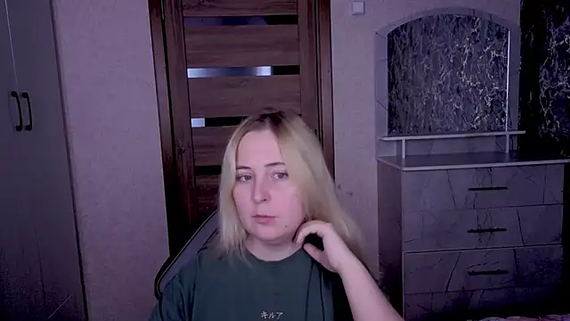 Kristy-Max online show from June 2026 08:41:01 PM