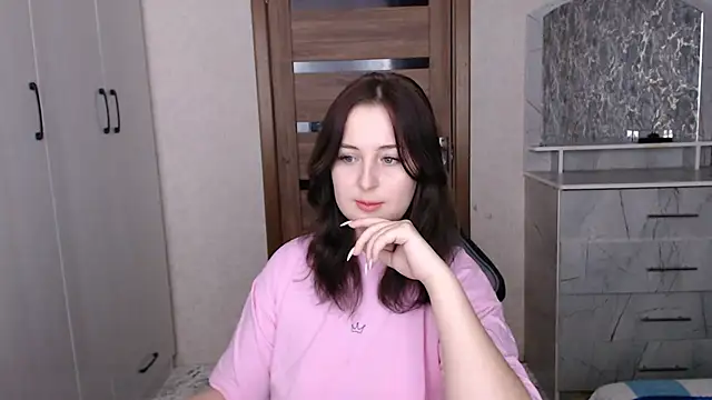 Kristy-Max online show from December 2025 11:31:02 PM