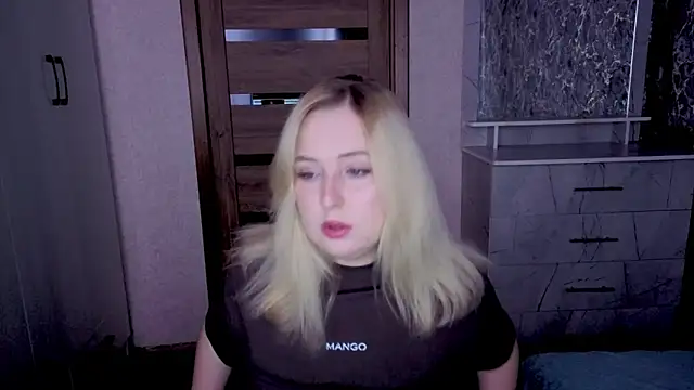 Kristy-Max online show from May 2026 09:37:02 PM