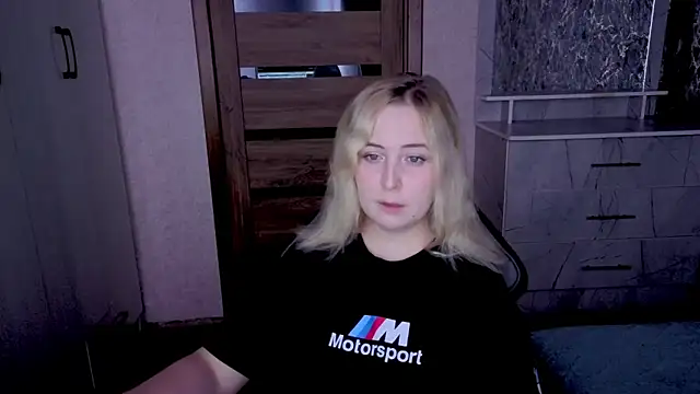Kristy-Max online show from May 2026 08:17:01 PM