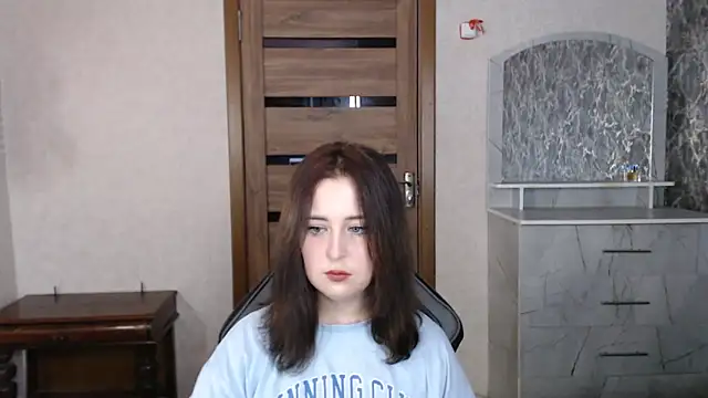 Kristy-Max online show from October 2025 08:22:02 PM