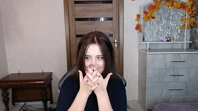 Kristy-Max online show from October 2025 08:28:01 PM