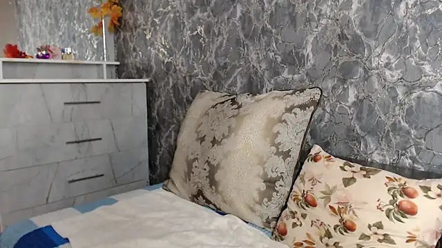 Kristy-Max online show from October 2025 09:27:02 PM