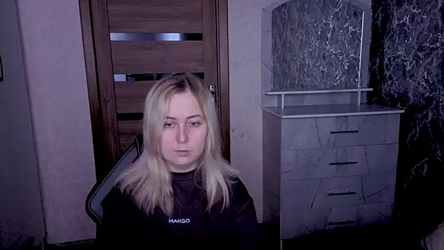 Kristy-Max online show from May 2026 01:38:02 AM