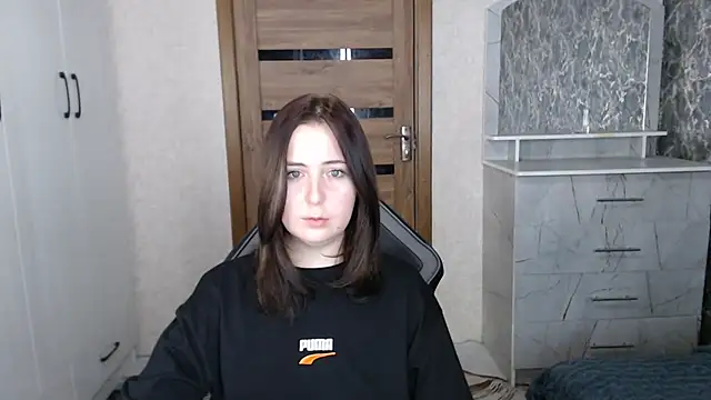 Kristy-Max online show from November 2025 10:47:02 PM