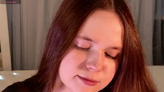 Snapshot of SunnyRisha chatting on October 2025 05:06:01 AM SunnyRisha online show from October 2025 05:06:01 AM