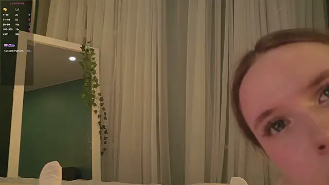 Snapshot of SunnyRisha chatting on November 2025 05:11:02 AM SunnyRisha online show from November 2025 05:11:02 AM