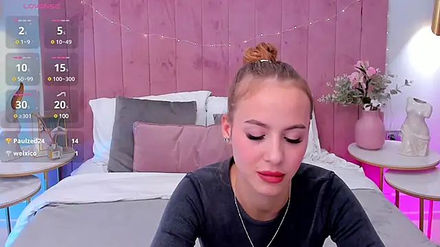 Snapshot of CherieDane chatting on March 2025 07:43:02 PM CherieDane online show from March 2025 07:43:02 PM