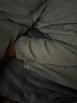 CM100412 online show from April 2026 03:47:02 PM