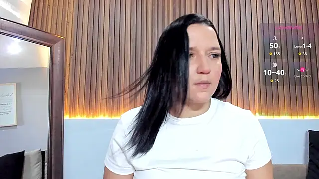 Snapshot of _EmilyJireh_ chatting on July 2026 07:32:02 PM EmilyJireh online show from July 2026 07:32:02 PM