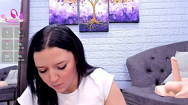  EmilyJireh  online show from April 2026 07:28:02 PM