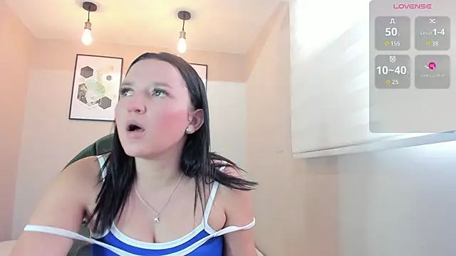 Snapshot of _EmilyJireh_ chatting on July 2026 08:31:01 PM EmilyJireh online show from July 2026 08:31:01 PM