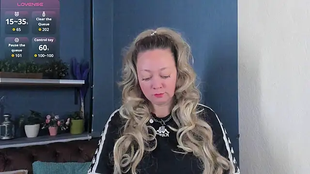 JesiaFoxi online show from October 2025 11:13:01 AM