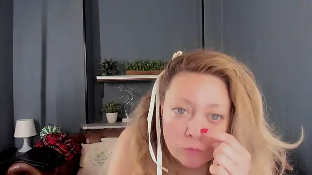 JesiaFoxi online show from November 2025 12:52:01 PM