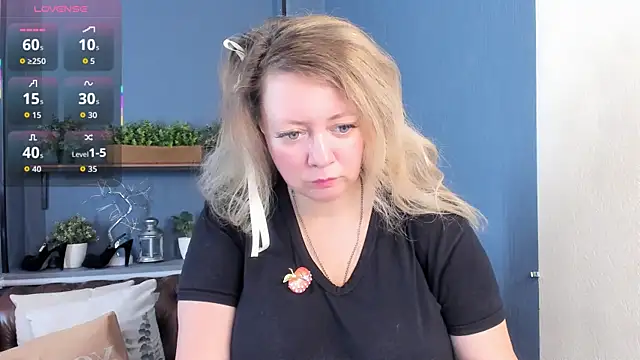 Snapshot of JesiaFoxi chatting on December 2025 01:16:02 PM JesiaFoxi online show from December 2025 01:16:02 PM