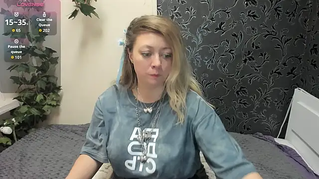 Snapshot of JesiaFoxi chatting on December 2025 05:36:01 PM JesiaFoxi online show from December 2025 05:36:01 PM