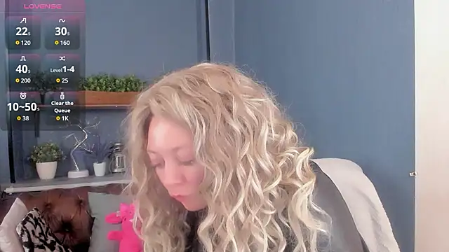 JesiaFoxi online show from March 2026 04:13:01 PM