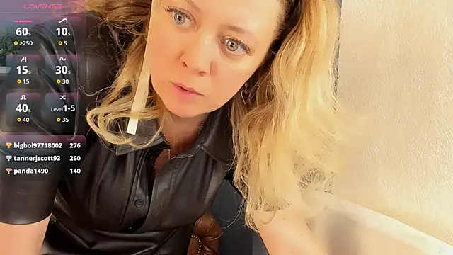 JesiaFoxi online show from December 2025 08:04:02 PM