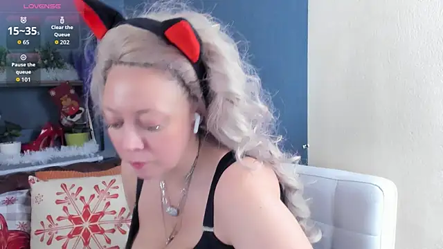 Snapshot of JesiaFoxi chatting on January 2026 03:52:01 PM JesiaFoxi online show from January 2026 03:52:01 PM